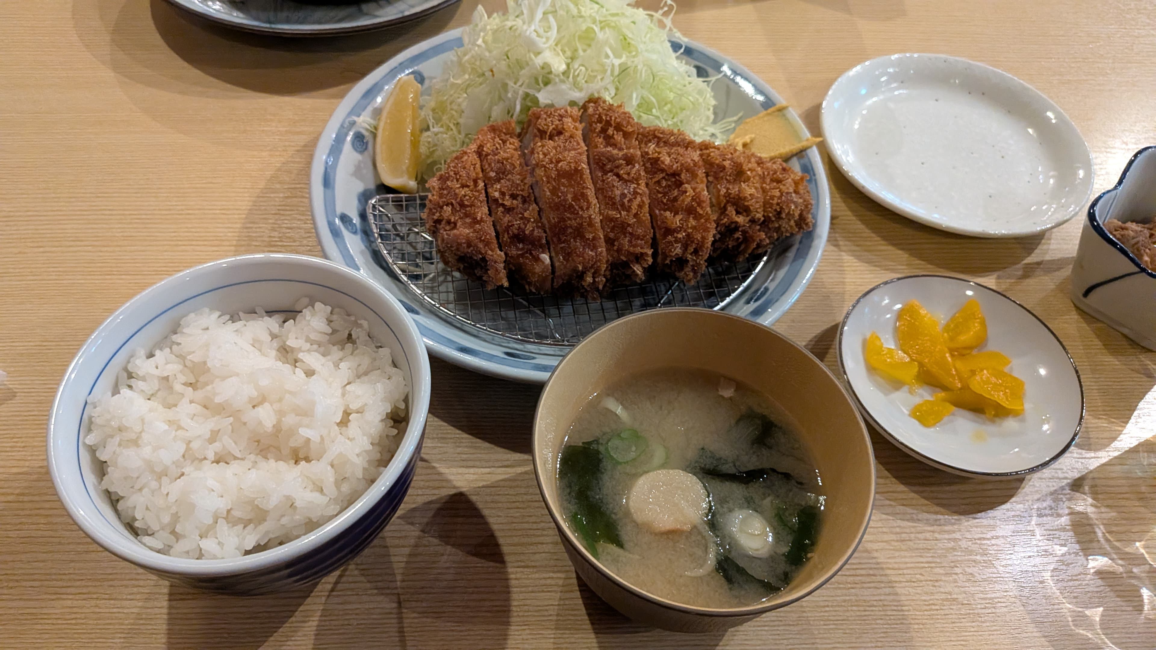 カツの定食